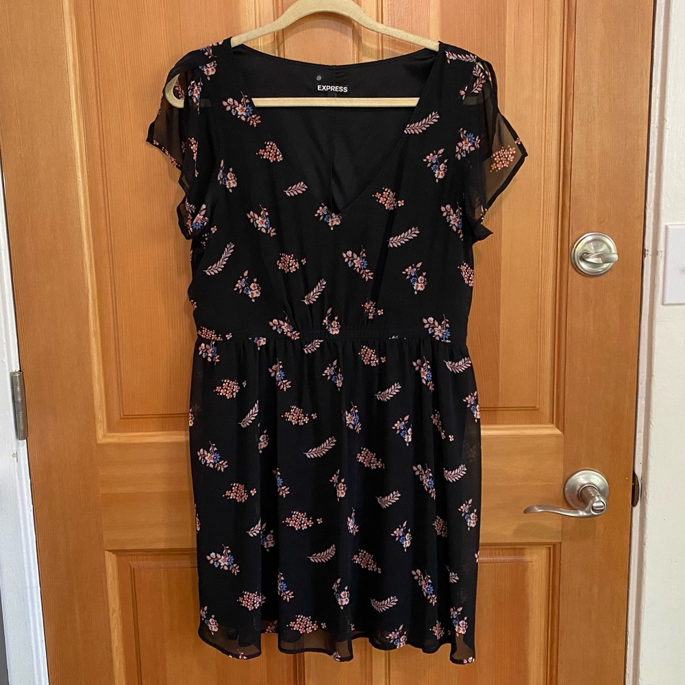 [Express] Black Floral Flutter Sleeve Deess